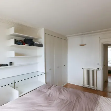 Lejlighed Spacious And Bright 65 M