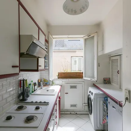 Spacious And Bright 65 M